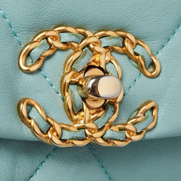 Chanel Green Quilted Lambskin Leather Chanel 19 Small Flap Bag - Picture 5 of 11